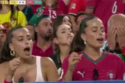 Cặp song sinh gây bão trên khán đài World Cup là bạn gái cầu thủ Bồ Đào Nha