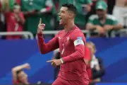 Cristiano Ronaldo trở lại: 'Quái thú' đã thức giấc, Bồ Đào Nha tung hoành