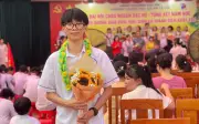 Cậu bé lang thang thành thủ khoa chuyên Sử Trần Phú