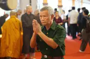 Cựu binh xúc động tại lễ tưởng niệm liệt sỹ ở Công viên Lê Thị Riêng