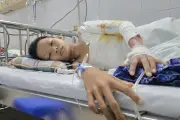 Cậu học trò lớp 8 bật khóc khi nhìn đôi chân sau ca phẫu thuật