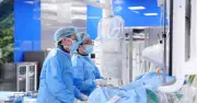 Cứu sống người đàn ông ngừng tim do nhồi máu cơ tim khi đang khám bệnh