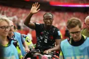 Cầu thủ Canada Ismael Kone gãy chân, chia tay World Cup 2026 trong nước mắt