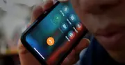 Cuộc gọi từ bệnh viện Hà Nội khiến đôi vợ chồng vùng cao ôm nhau bật khóc