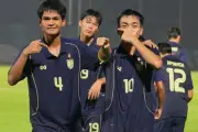 CĐV Thái Lan phấn khích khi đội nhà 'giúp' U19 Việt Nam vào bán kết