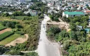 Dự án đường Chu Văn An Quảng Ngãi: 10 năm dang dở, dân chịu cảnh bụi bặm, ổ gà