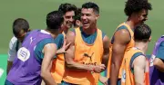 Dalot bảo vệ Ronaldo, gay gắt nói kẻ muốn Bồ Đào Nha thua