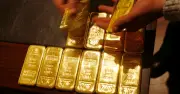 Deutsche Bank cắt giảm 22% dự báo giá vàng, có thể xuống 3.800 USD/ounce nếu Fed tăng lãi suất 2-3 lần