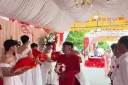 Dàn 'phụ dâu gymer' lực lưỡng gây sốt ở An Giang, cô dâu lên tiếng