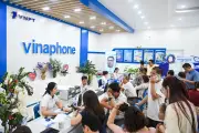 Dòng người đổ xô xác thực thuê bao trong ngày đầu bị khóa sim một chiều