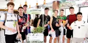 Du khách trồng cây gây rừng tại Cao nguyên đá Đồng Văn
