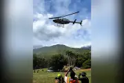 El Salvador thuê trực thăng cứu nạn nhân động đất Venezuela