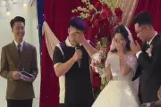 Em trai khóc nức nở trong đám cưới chị gái khiến cả hội trường bật cười