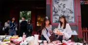 Fan Đài Loan cầu Nguyệt Lão xin suất xem BTS: 'Mua vé khó hơn lên trời'