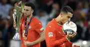 Fan Ronaldo 'cầu cứu' sao quá cố Jota: Hãy chuyền cho CR7