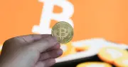 Giá Bitcoin hôm nay: RSI chạm đáy 2020, nguy cơ giảm về 50.000 USD