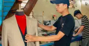 Giữ nghề may vest siêu tốc ở phố cổ Hội An: 'Giữ hồn phố Hội'