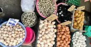 Giá trứng gà giảm sâu, người nuôi lỗ nặng nhưng bán lẻ vẫn cao