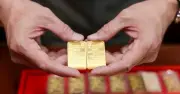 Giá vàng hôm nay 3/6: Mi Hồng bán rẻ nhất thị trường, chỉ 156,5 triệu/lượng
