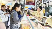 Giá vàng lao dốc, nhà đầu tư chuyển từ FOMO sang thận trọng