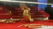 Giá vàng ngày 20/6: Vàng trong nước bật tăng nửa triệu đồng mỗi lượng