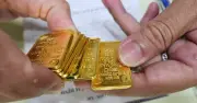 Giá vàng tiếp tục lao dốc, giảm tới 2,7 triệu đồng/lượng