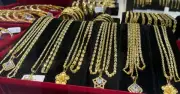 Giá vàng trong nước đứng yên dù thế giới giảm sát đáy 4.000 USD/ounce