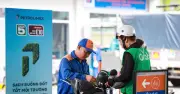 Giá xăng dầu hôm nay 2.6: Brent vượt 94 USD, WTI chạm 92 USD