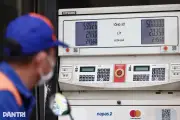 Giá xăng E10 giảm hơn 1.300 đồng/lít, xăng E5 giảm 1.470 đồng