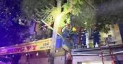 Giải cứu hai ông bà và cháu nhỏ mắc kẹt trong căn nhà bị cháy ở Thanh Hóa
