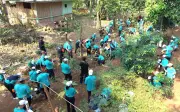 Gần 11.200 người tham gia tổng vệ sinh môi trường tại 38 điểm cầu