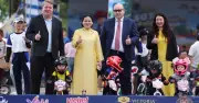 Gần 300 vận động viên nhí tranh tài tại giải đua xe thăng bằng Victoria School