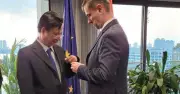 GS Vũ Hoàng Linh nhận Huân chương Công trạng Hungary hạng Sĩ quan