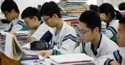 GVCN 20 năm tiết lộ: 4 dấu hiệu 'lạ' của học sinh giỏi ngầm, cha mẹ yên tâm