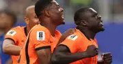 Hà Lan lột xác nhờ 'quái thú' Brobbey, thắng đậm Thụy Điển 5-1