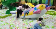 Hè đến, phụ huynh đau đầu tìm chỗ gửi con, xoay xở với 'khối nghỉ hè'