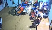 Hà Nội khẩn trương khắc phục sự cố do mưa lớn kéo theo đất đá đổ xuống nhà dân