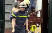 Hà Nội kịp thời dập tắt đám cháy nhà dân, giải cứu 4 người