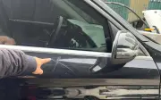 Hà Nội: Đề nghị truy tố người phụ nữ đập phá xe Mercedes gây thiệt hại 83 triệu đồng