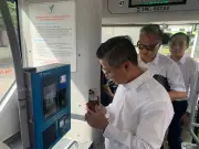 Hà Nội: Người dân dùng thẻ vé liên thông đi xe buýt, đường sắt đô thị