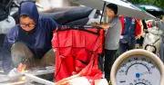 Hà Nội như 'chảo lửa' giữa trưa 23/6, nhiệt độ ngoài trời vượt 40 độ C