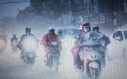 Hà Nội và Bắc Bộ chiều tối có mưa rào và dông, đề phòng lốc xoáy