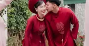 Hồ Văn Cường hạnh phúc bên vợ giáo viên xinh đẹp sau chấn thương