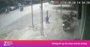 Hai thanh niên thông chốt CSGT, tông thẳng vào người thi hành công vụ