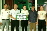 Hai vợ chồng mắc 3 loại ung thư nhận hơn 325 triệu đồng hỗ trợ