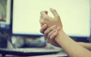 Hội chứng bàn tay bàn chân: Tác dụng phụ thường gặp ở bệnh nhân ung thư