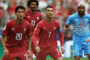 HLV Martinez bảo vệ Ronaldo sau trận hòa thất vọng của Bồ Đào Nha