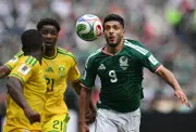 HLV Mexico Jimenez dành tặng bàn thắng cho người cha quá cố