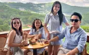Hồng Đăng đưa vợ con du lịch xuyên Việt 21 ngày gây chú ý