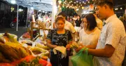 Hàng ngàn người đổ về phiên chợ quê Hòa Vang săn nông sản sạch